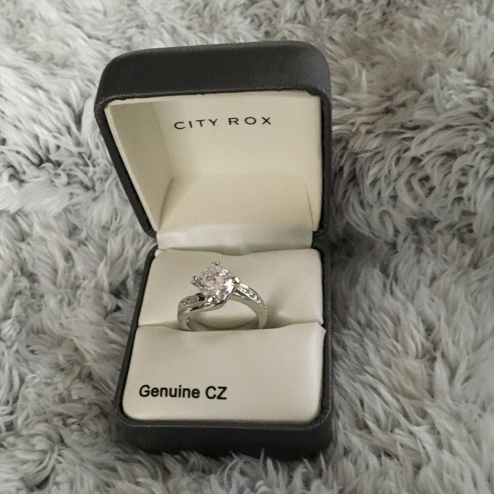 City Rox Size 6 Cubic Zirconia Ring Silver Tone